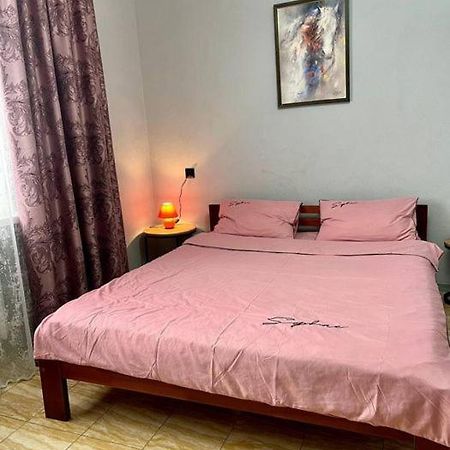 Smart Apartment На Соборной 23 Kremenchuk Luaran gambar